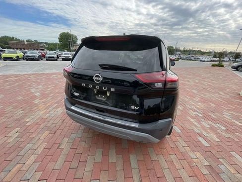 Used 2023 Nissan Rogue SV FWD image 9
