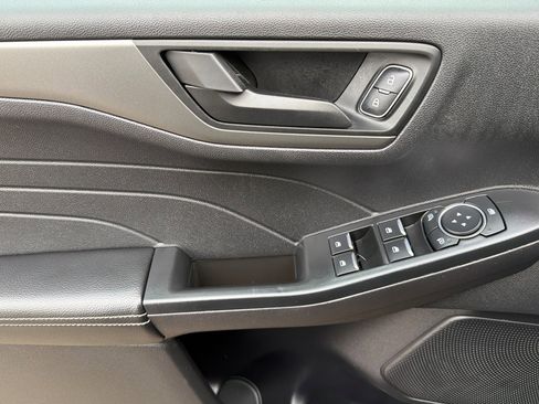 Used 2025 Ford Escape Active AWD/4WD image 11