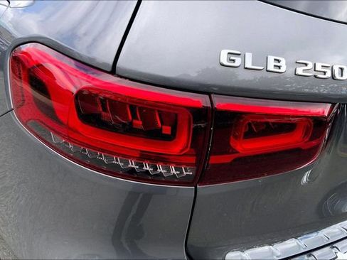 Certified 2023 Mercedes-Benz GLB 250 4MATIC image 25