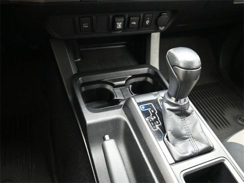 Used 2021 Toyota Tacoma TRD Sport image 29