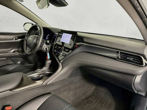 Used 2024 Toyota Camry SE FWD image 30