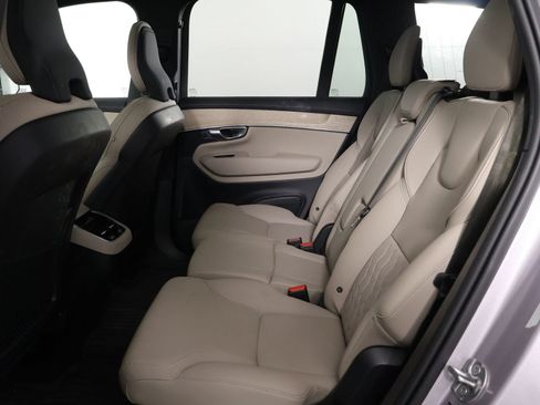 Used 2026 Volvo XC90 B6 Plus w/ Protection Package Premier AWD/4WD image 32