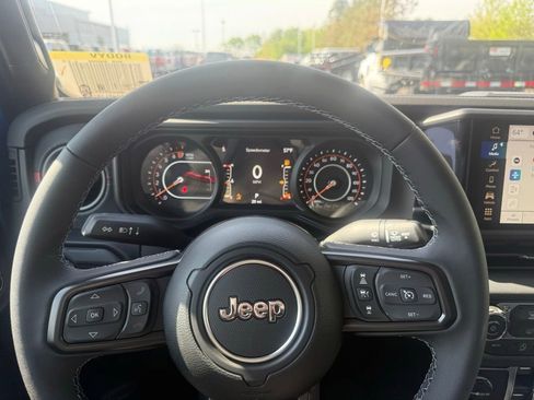 New 2026 Jeep Gladiator Rubicon w/ Whitecap Package AWD/4WD image 23