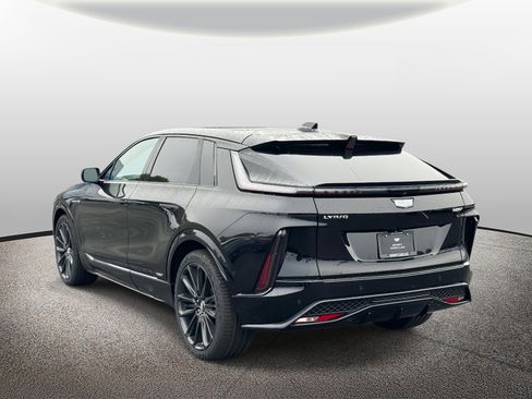 New 2026 Cadillac Lyriq V image 18