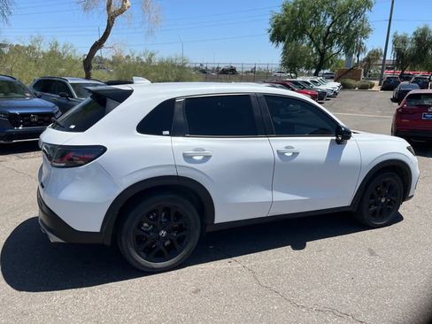 Used 2025 Honda HR-V Sport image 5