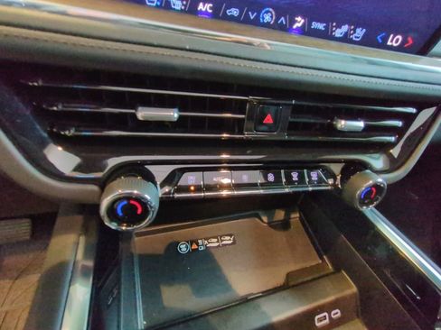 Used 2025 Chevrolet Tahoe High Country image 18