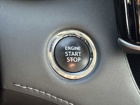 Used 2023 Toyota Highlander LE FWD image 16