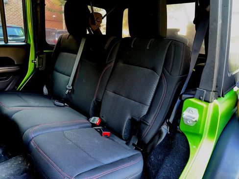 Used 2019 Jeep Wrangler Unlimited Rubicon AWD/4WD image 30