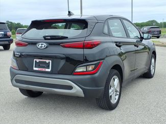 Used 2022 Hyundai Kona SE FWD video 2