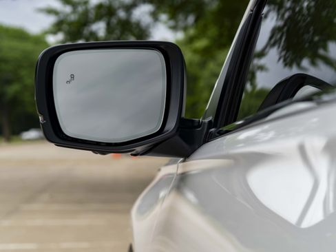 Used 2025 Honda Pilot Elite image 12