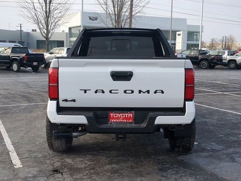 Used 2025 Toyota Tacoma SR5 image 6