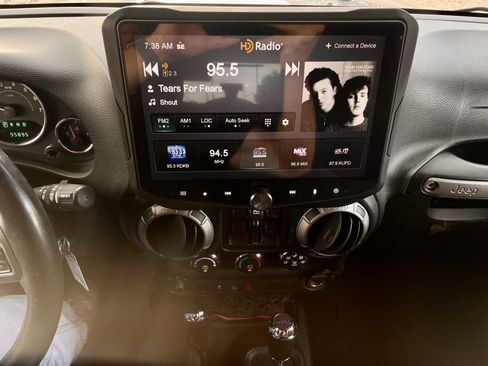 Used 2014 Jeep Wrangler Unlimited Sport w/ Quick Order Package 24S AWD/4WD image 16
