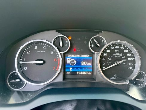Used 2014 Toyota Tundra SR5 w/ SR5 Upgrade Package AWD/4WD image 12