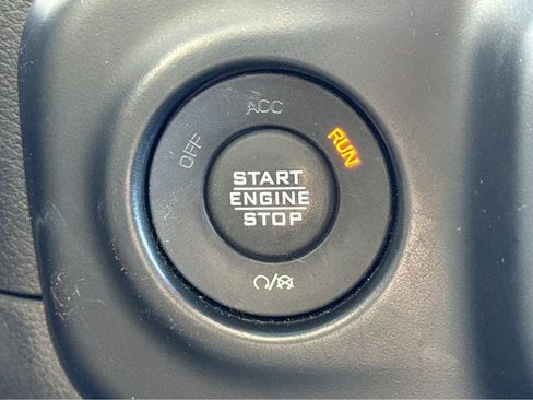 Certified 2022 Jeep Wrangler Unlimited Sahara image 19