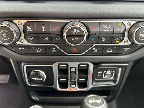 Used 2026 Jeep Wrangler Unlimited Sahara w/ Safety Group AWD/4WD image 31