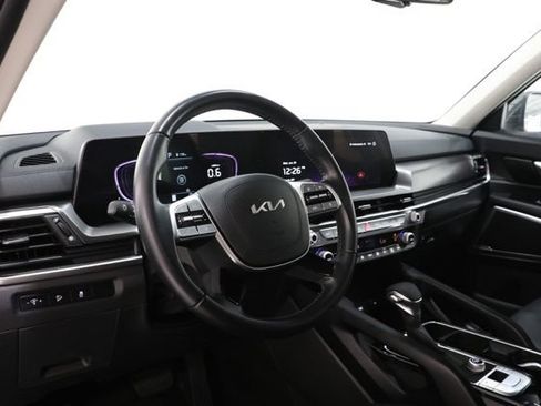 Used 2024 Kia Telluride LX FWD image 15