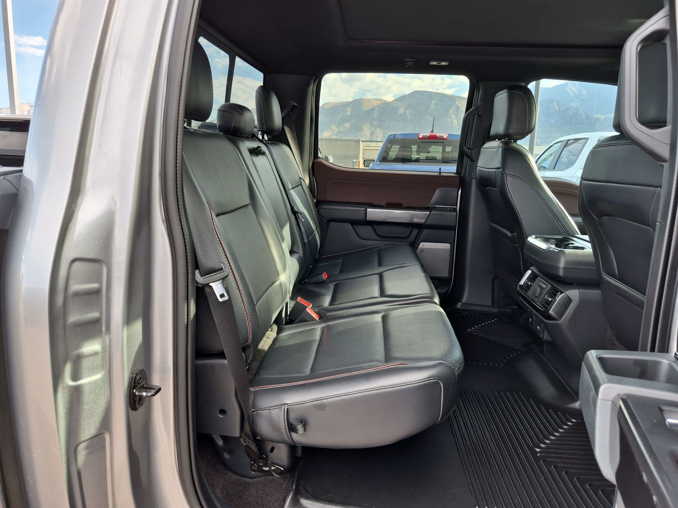 Used 2021 Ford F150 Lariat w/ Equipment Group 502A High AWD/4WD image 31