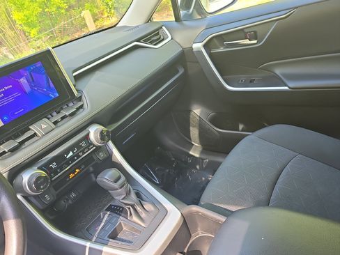 Used 2024 Toyota RAV4 XLE image 22