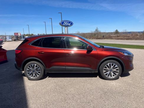 Used 2021 Ford Escape Titanium AWD/4WD image 2