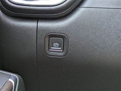 Used 2020 GMC Sierra 1500 SLT w/ SLT Premium Package image 23