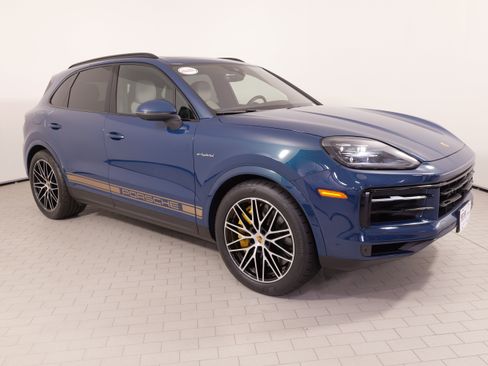 Used 2024 Porsche Cayenne S AWD/4WD image 8