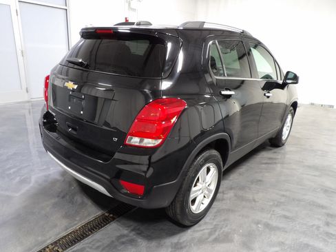 Used 2019 Chevrolet Trax LT w/ LT Convenience Package AWD/4WD image 4