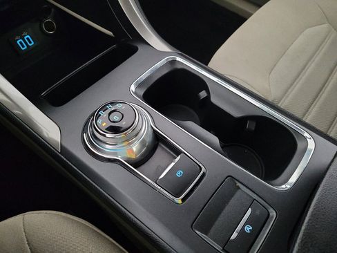 Used 2019 Ford Fusion SE FWD image 26