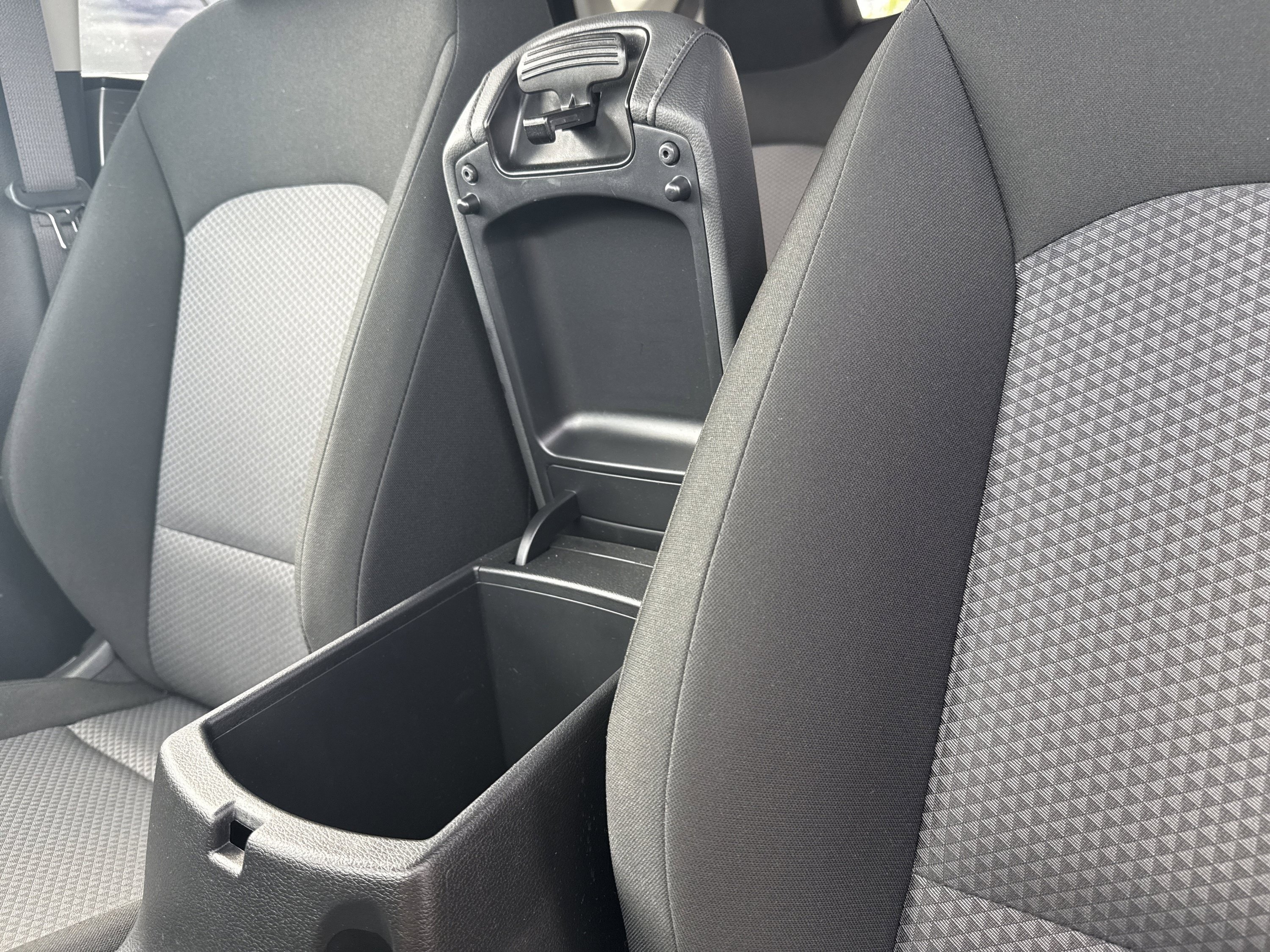 Used 2025 Kia Soul LX w/ LX Technology Package FWD image 16