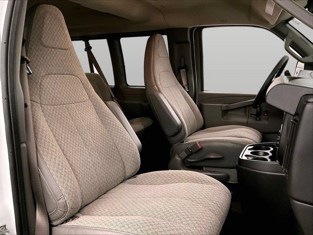 Used 2018 Chevrolet Express 3500 LT w/ LT Preferred Equipment Group RWD image 7