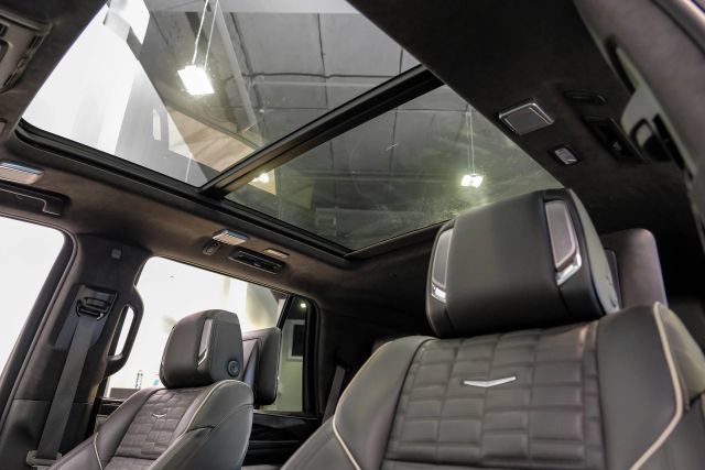 Used 2023 Cadillac Escalade V AWD/4WD image 6