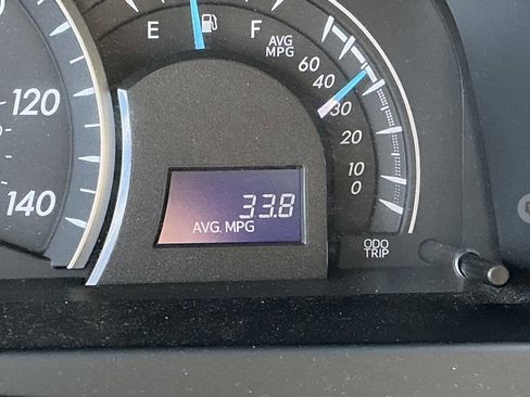 Used 2014 Toyota Camry LE image 18