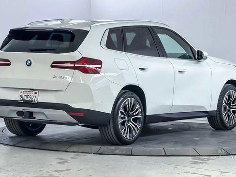 Used 2025 BMW X3 xDrive30i w/ Premium Package image 2