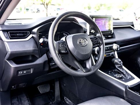 Used 2025 Toyota RAV4 XLE image 15