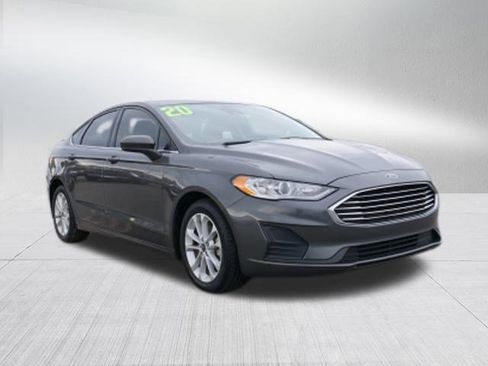 Used 2020 Ford Fusion SE image 9