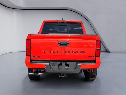 Used 2024 Toyota Tacoma TRD Off-Road w/ TRD Off Road Upgrade Package AWD/4WD image 4