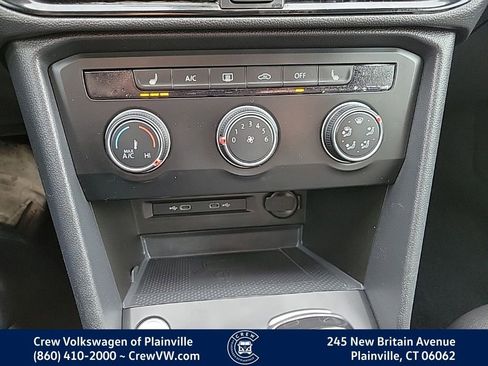 Used 2022 Volkswagen Taos SE w/ Driver Assistance Package image 9