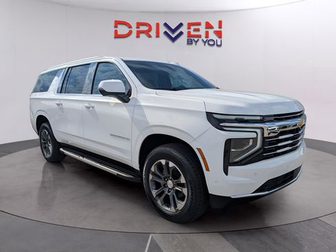 New 2026 Chevrolet Suburban LT w/ Comfort Package image 7