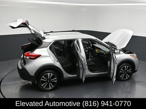 Used 2020 Nissan Kicks SV FWD image 29