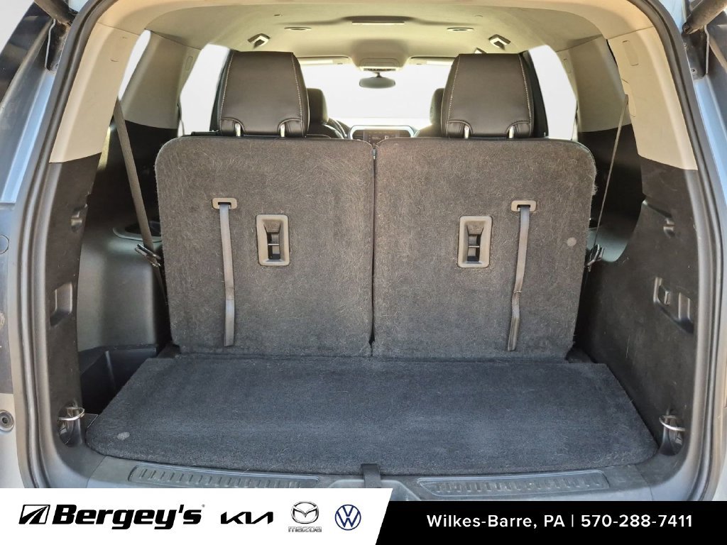 Used 2021 GMC Acadia SLT w/ LPO, Floor Liner Package AWD/4WD image 25