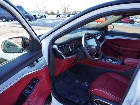 Used 2024 Jeep Wagoneer Launch Edition image 14