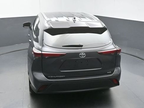 Used 2024 Toyota Highlander XLE image 46