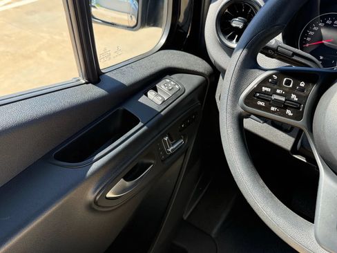 Used 2023 Mercedes-Benz Sprinter 3500 image 71