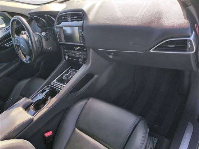 Used 2017 Jaguar F-PACE Premium AWD/4WD image 23