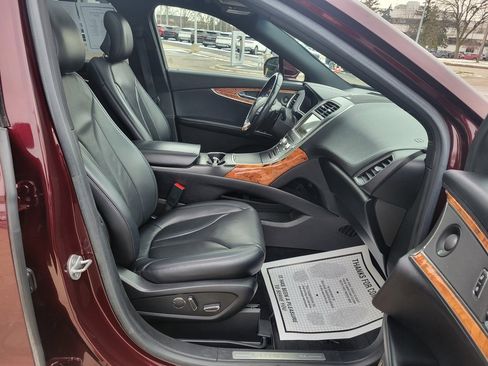 Used 2017 Lincoln MKX Reserve w/ Lincoln MKX Climate Package image 25