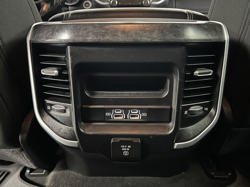 Used 2022 RAM 1500 Big Horn w/ Night Edition AWD/4WD image 34