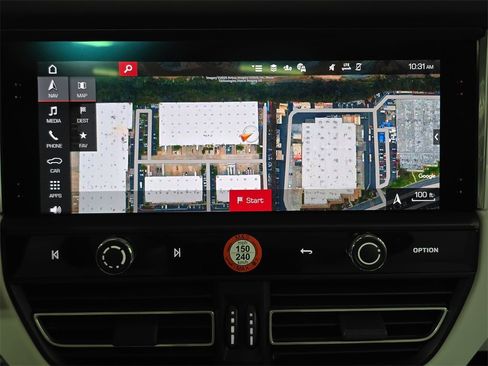 Used 2025 Porsche Macan image 18