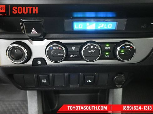 Used 2022 Toyota Tacoma SR AWD/4WD image 17