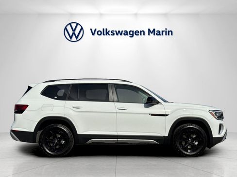 Used 2025 Volkswagen Atlas Peak Edition SE image 6