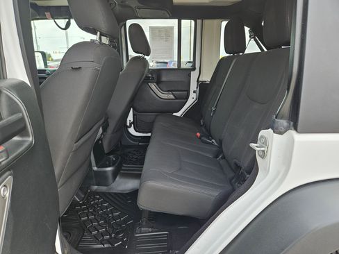 Used 2018 Jeep Wrangler Unlimited Sport S image 14