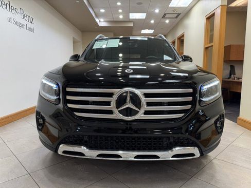 Certified 2025 Mercedes-Benz GLB 250 image 2